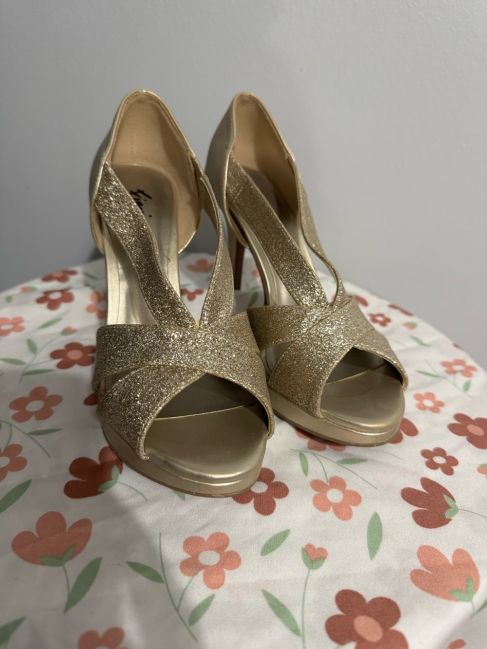 FIONI Clothing Gold Glitter Strappy Peep-Toe Heels
